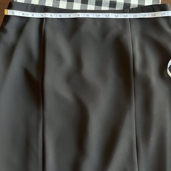 ⭐️Ruffle Bottom Straight Black Skirt size 14 - Picture 5 of 8